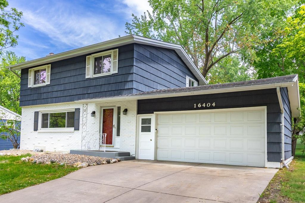 16404 Temple Drive S, Minnetonka, MN 55345