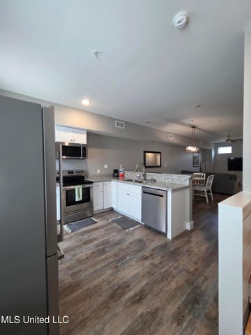 107 E Orchard Loop, 107, D'iberville, MS 39540