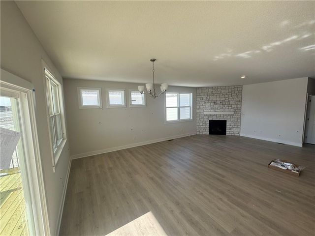 20827 W 188th Terrace, Spring Hill, KS 66083