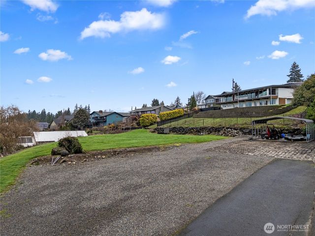 2137 3rd Street SE, Puyallup, WA 98372