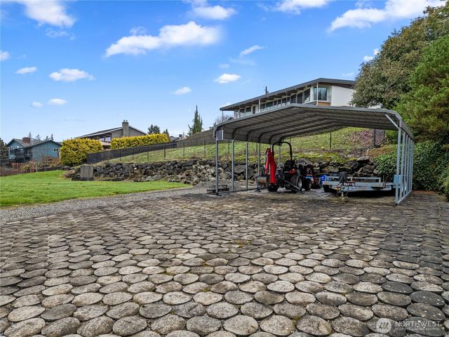 2137 3rd Street SE, Puyallup, WA 98372