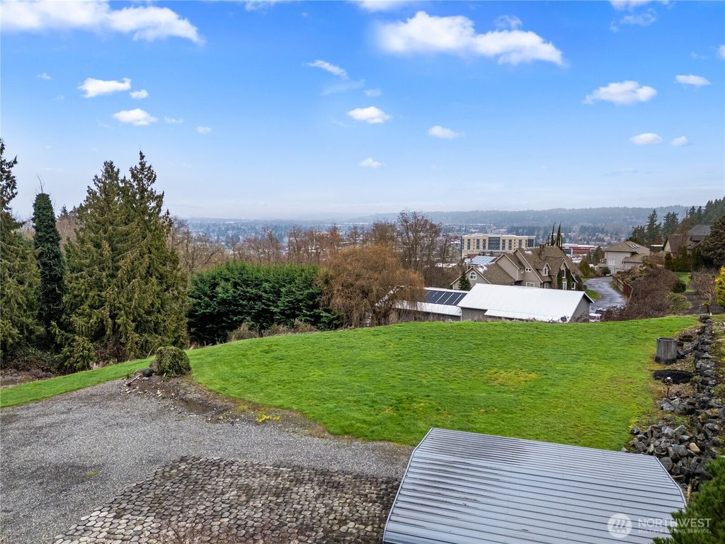 2137 3rd Street SE, Puyallup, WA 98372