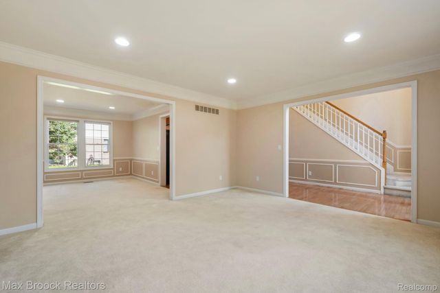 7657 Windgate Circle, West Bloomfield Charter Township, MI 48323