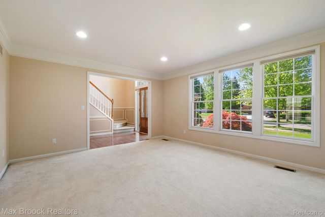 7657 Windgate Circle, West Bloomfield Charter Township, MI 48323