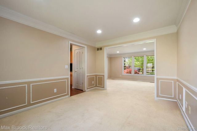 7657 Windgate Circle, West Bloomfield Charter Township, MI 48323