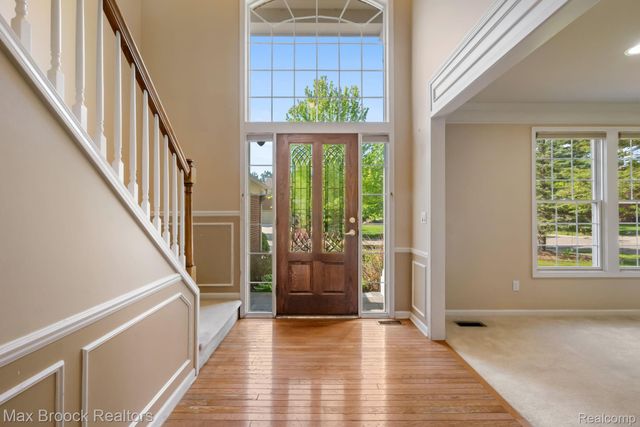 7657 Windgate Circle, West Bloomfield Charter Township, MI 48323