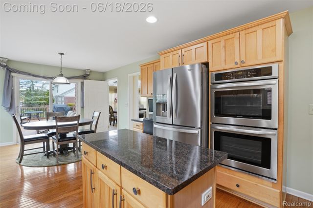 29126 Eastman Trail, Novi, MI 48377