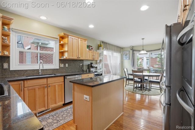 29126 Eastman Trail, Novi, MI 48377
