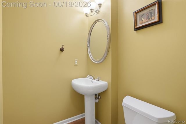 29126 Eastman Trail, Novi, MI 48377