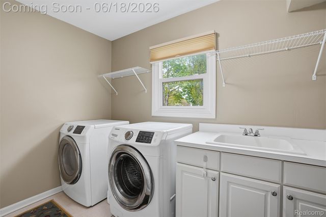 29126 Eastman Trail, Novi, MI 48377