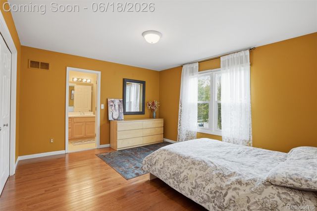 29126 Eastman Trail, Novi, MI 48377