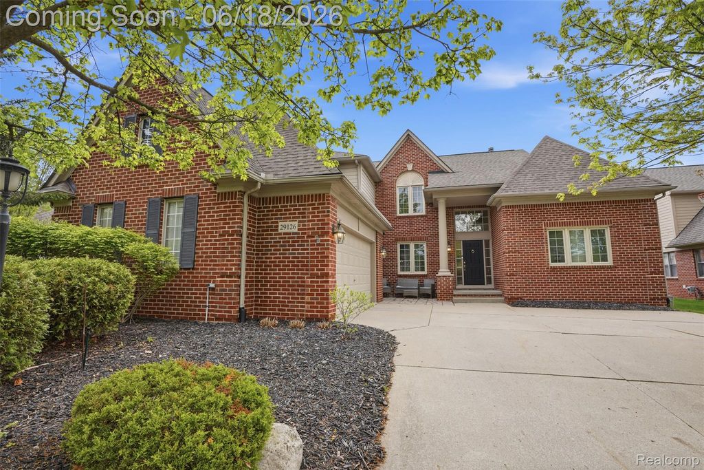 29126 Eastman Trail, Novi, MI 48377