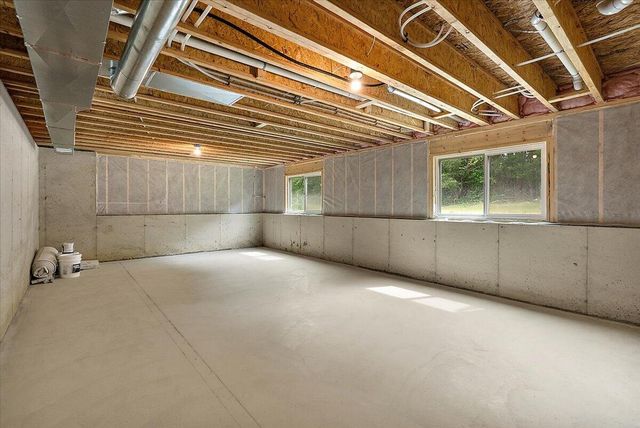 9764 56th Avenue, Allendale, MI 49401