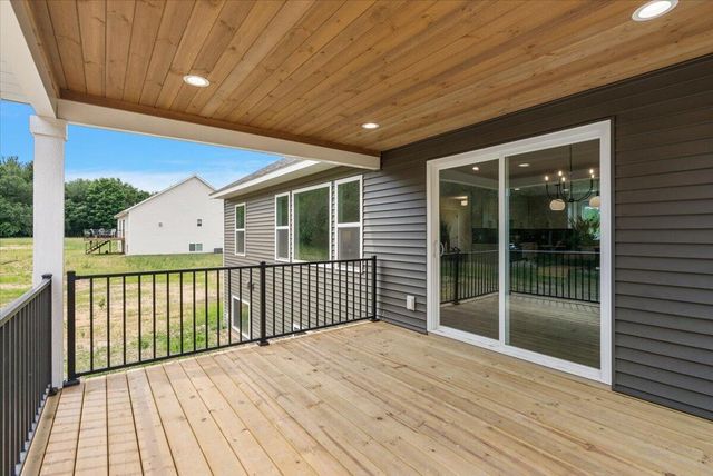 9764 56th Avenue, Allendale, MI 49401