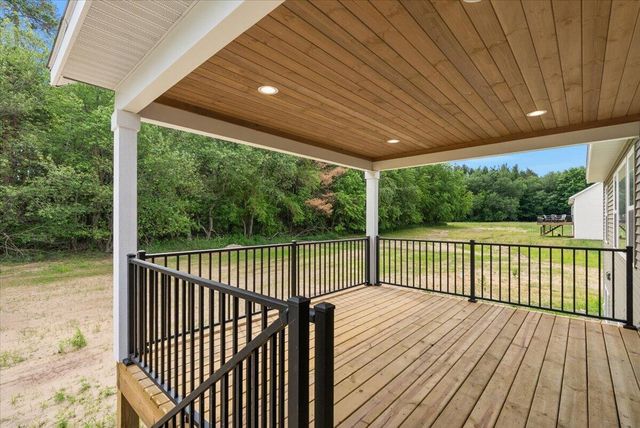 9764 56th Avenue, Allendale, MI 49401
