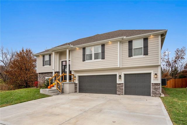 1283 NW Lindenwood Drive, Grain Valley, MO 64029