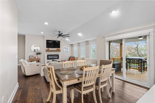 1283 NW Lindenwood Drive, Grain Valley, MO 64029