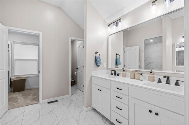 1283 NW Lindenwood Drive, Grain Valley, MO 64029