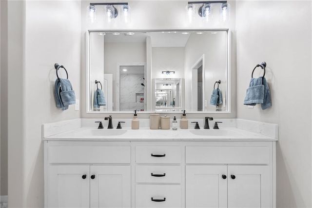 1283 NW Lindenwood Drive, Grain Valley, MO 64029