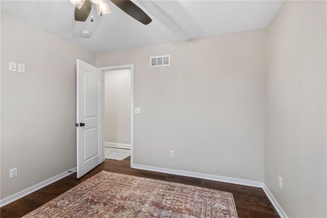 1283 NW Lindenwood Drive, Grain Valley, MO 64029