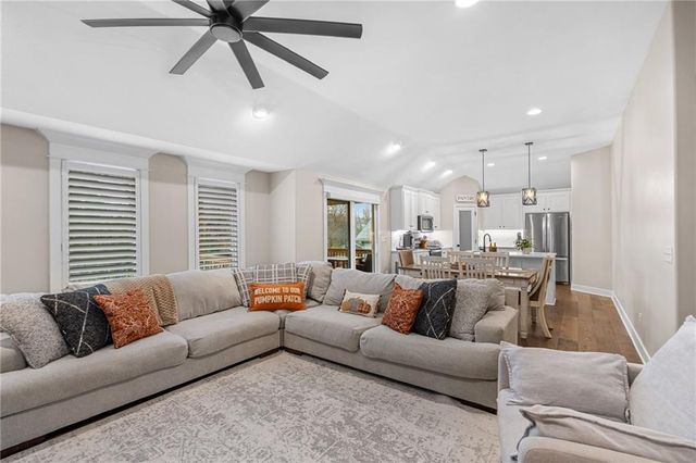 1283 NW Lindenwood Drive, Grain Valley, MO 64029