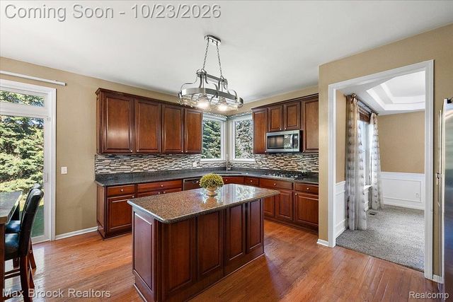 49896 Parkside Drive, Northville Township, MI 48168