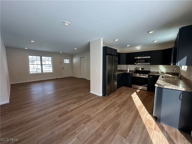 3253 Glen Oaks Drive, Youngstown, OH 44511