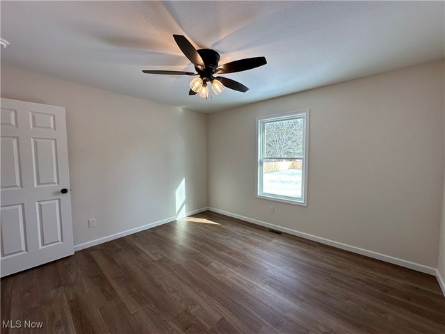 3253 Glen Oaks Drive, Youngstown, OH 44511