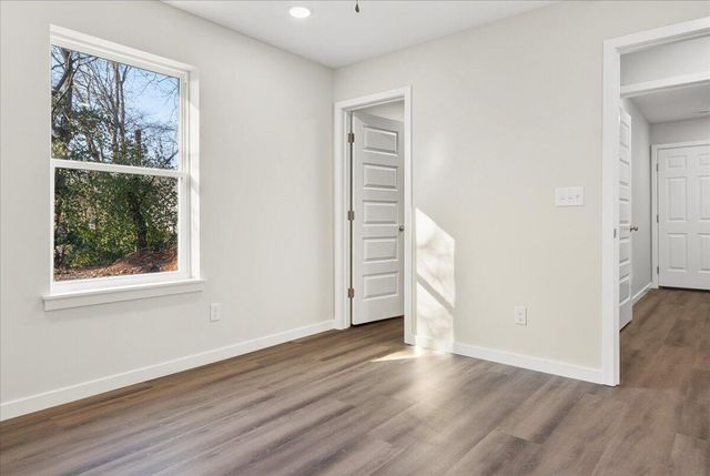 1229 N Warren Avenue, Springfield, MO 65802