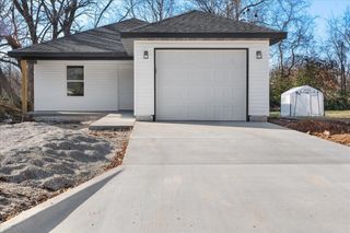 1229 N Warren Avenue, Springfield, MO 65802