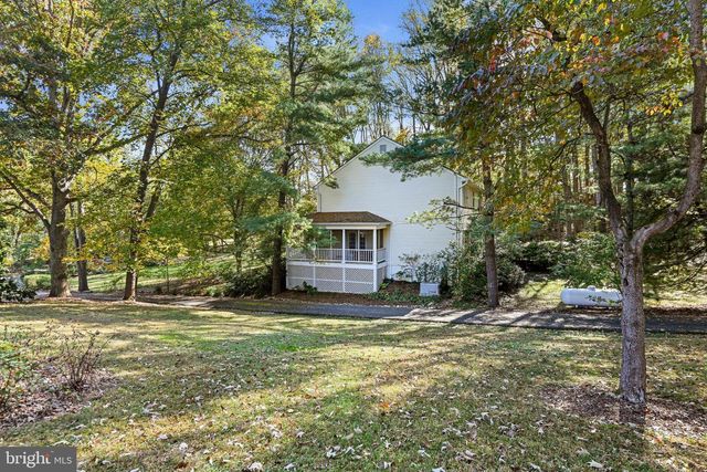 11273-A WAPLES MILL RD, Oakton, VA 22124