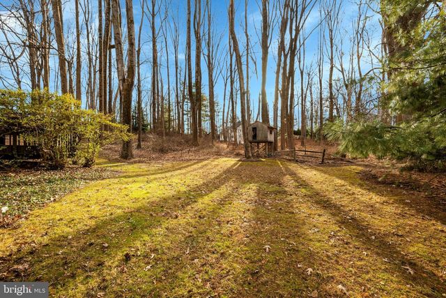 11273-A WAPLES MILL RD, Oakton, VA 22124