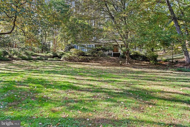 11273-A WAPLES MILL RD, Oakton, VA 22124