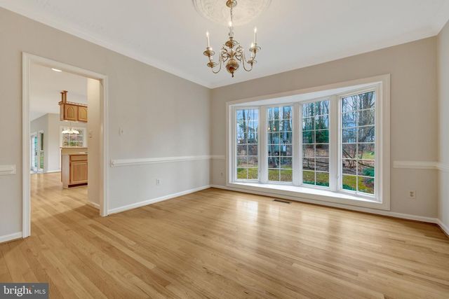 11273-A WAPLES MILL RD, Oakton, VA 22124