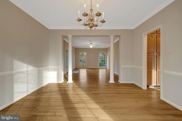 11273-A WAPLES MILL RD, Oakton, VA 22124