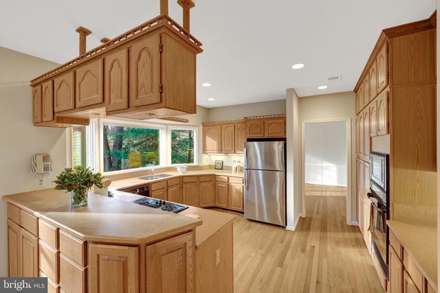 11273-A WAPLES MILL RD, Oakton, VA 22124