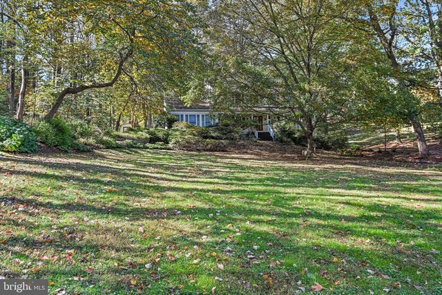 11273-A WAPLES MILL RD, Oakton, VA 22124