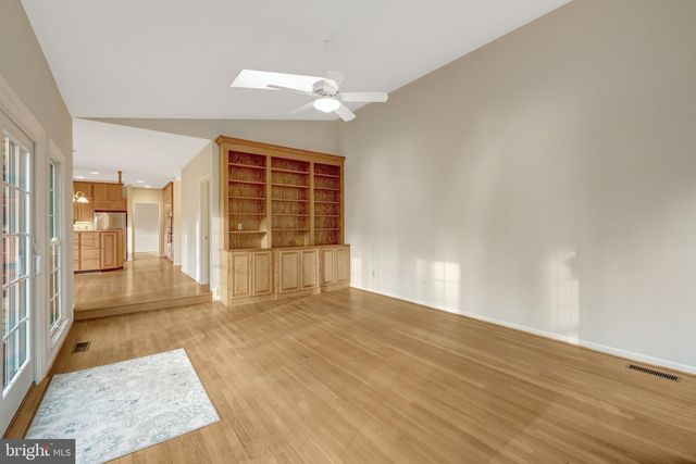 11273-A WAPLES MILL RD, Oakton, VA 22124