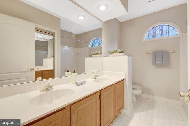 11273-A WAPLES MILL RD, Oakton, VA 22124