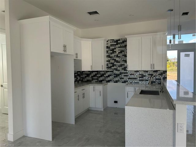 3558 60th AVE NE, Naples, FL 34120