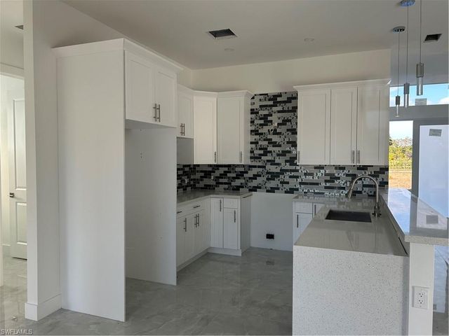 3558 60th AVE NE, Naples, FL 34120