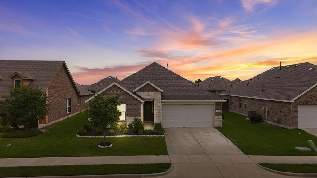 5836 Melville Lane, Forney, TX 75126