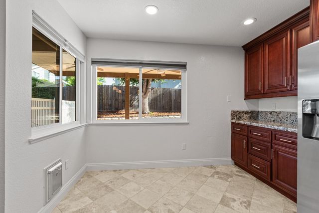 8422 Deer Fern Ct, Antelope, CA 95843