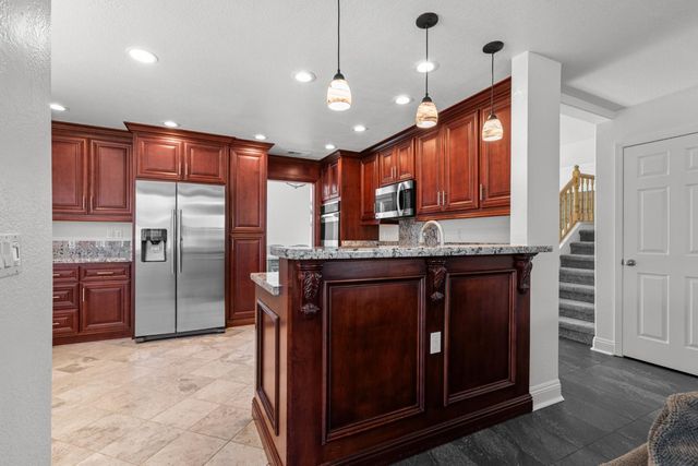 8422 Deer Fern Ct, Antelope, CA 95843