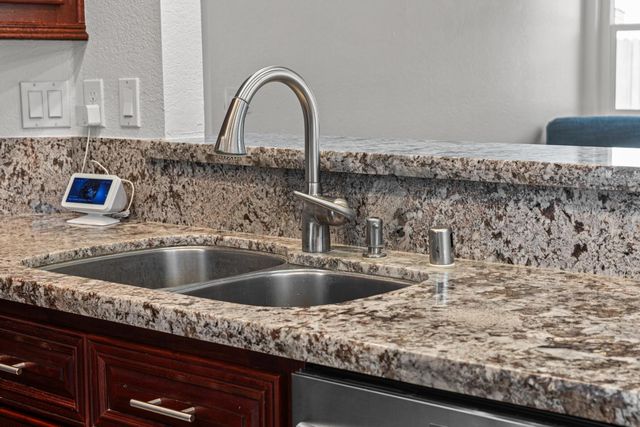 8422 Deer Fern Ct, Antelope, CA 95843