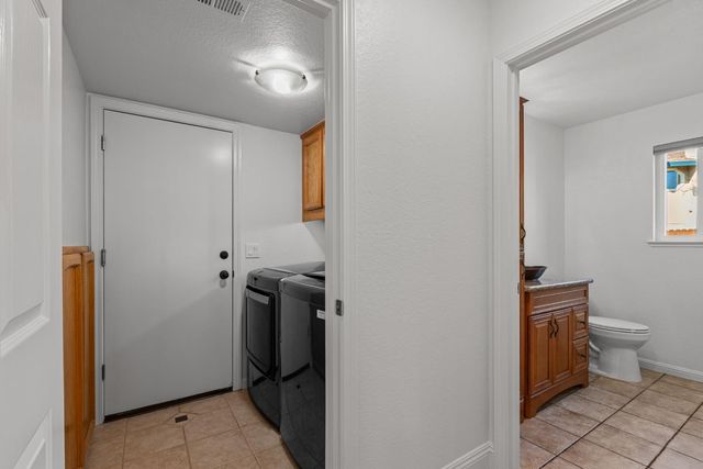8422 Deer Fern Ct, Antelope, CA 95843