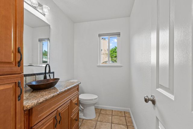 8422 Deer Fern Ct, Antelope, CA 95843