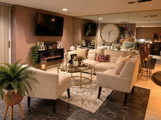 42 Birch Road, Staten Island, NY 10303