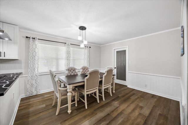 2930 Riata Lane, Houston, TX 77043