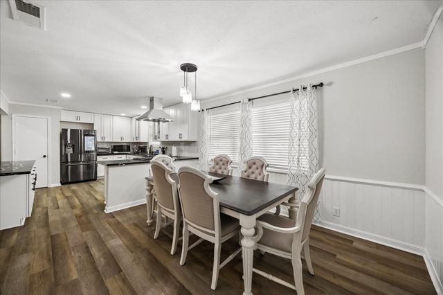 2930 Riata Lane, Houston, TX 77043